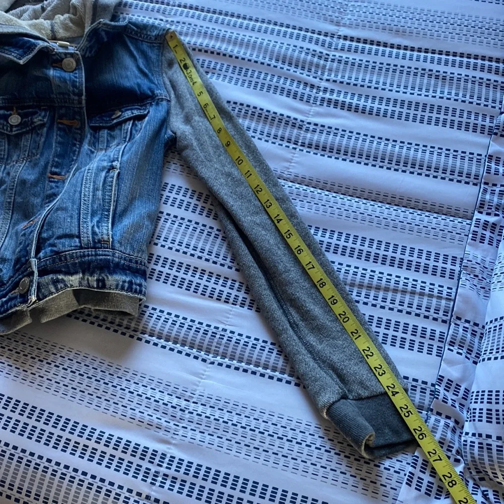 2/$50 🌈 EUC American Eagle Denim/Hoodie Jacket, Size Small - Picture 11 of 12